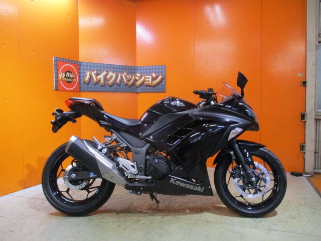 横から見てもこの通り状態グッド！！スリーパークラッチ搭載モデルの２０１５年が今ならこの価格！！